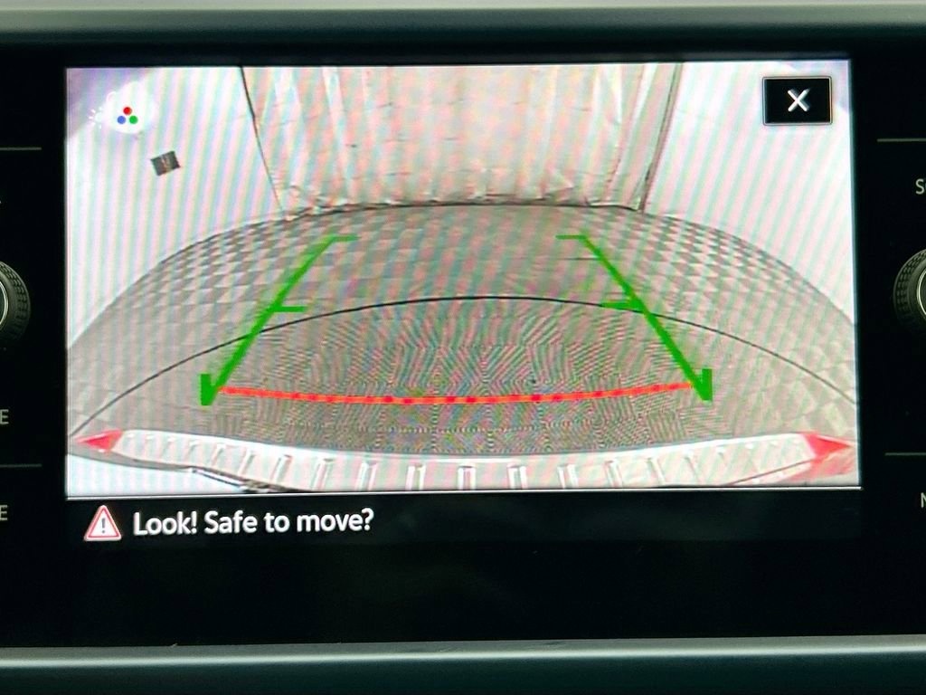 Certified 2023 Volkswagen Taos SE w/ Panoramic Sunroof Package image 14