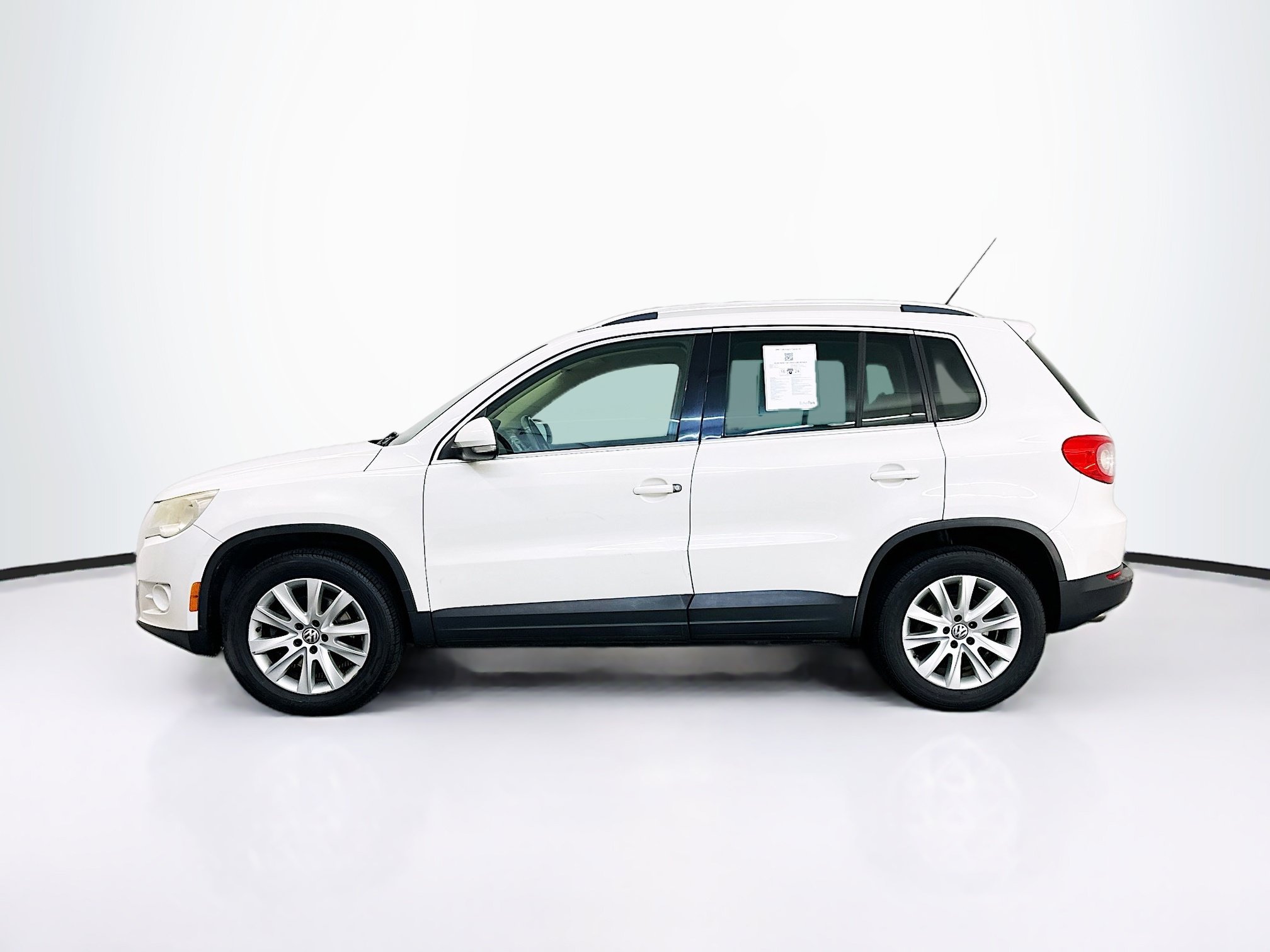 Used 2009 Volkswagen Tiguan SE AWD/4WD image 4