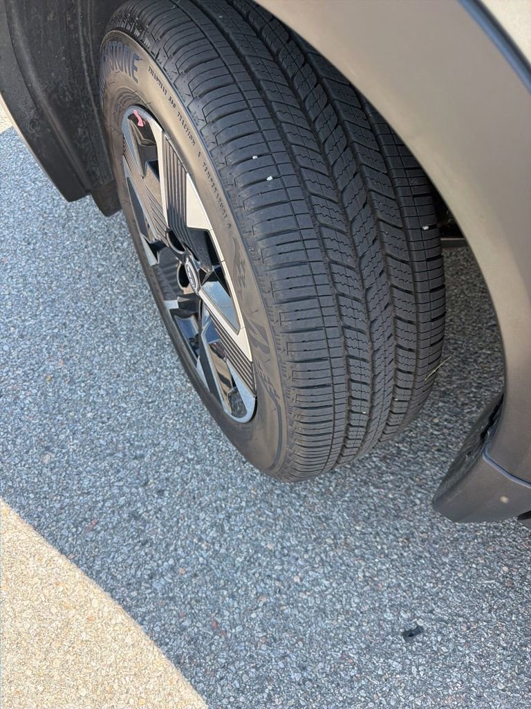 Used 2025 Nissan Kicks SV image 12