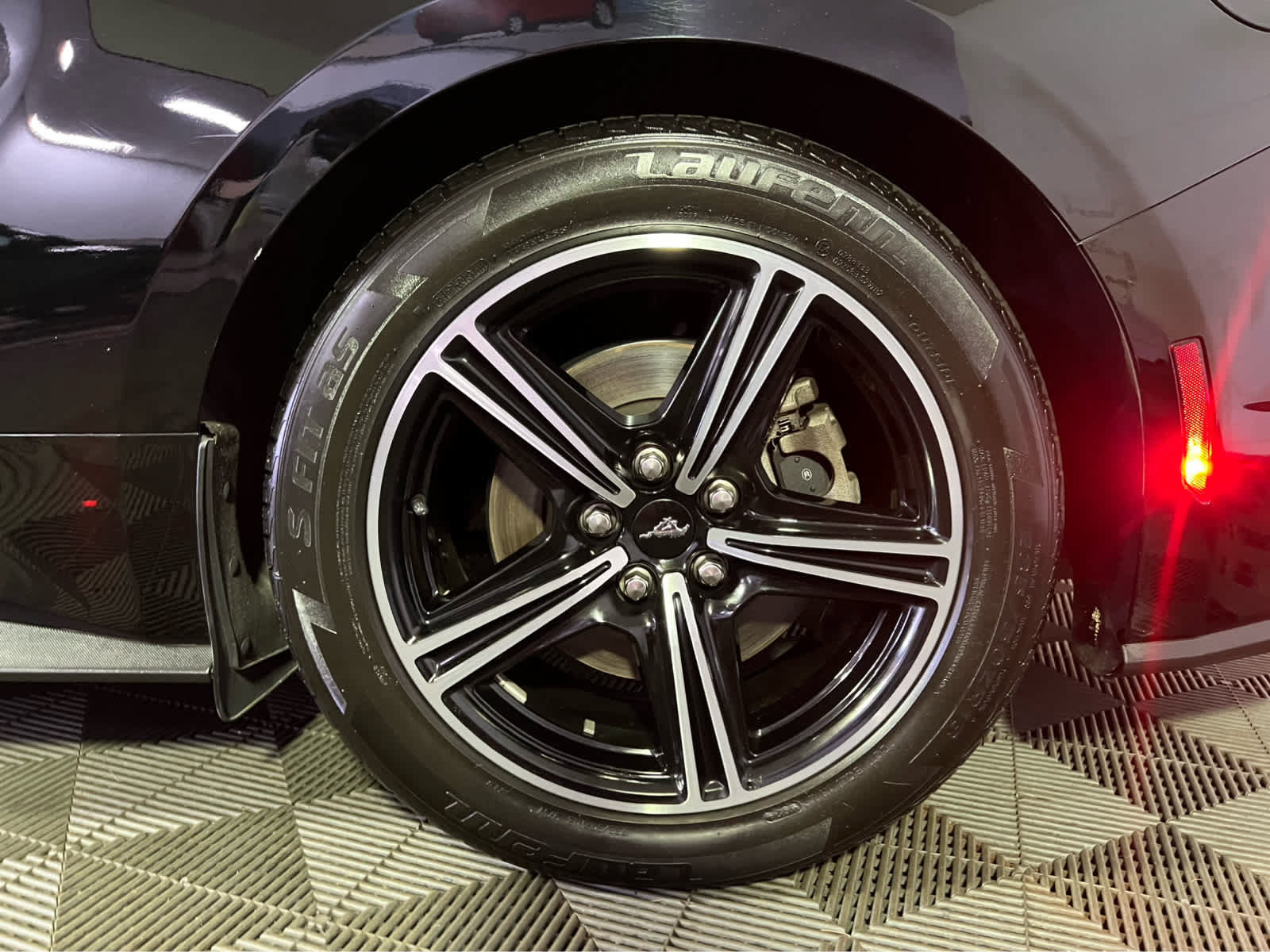 Used 2024 Ford Mustang Premium RWD image 9