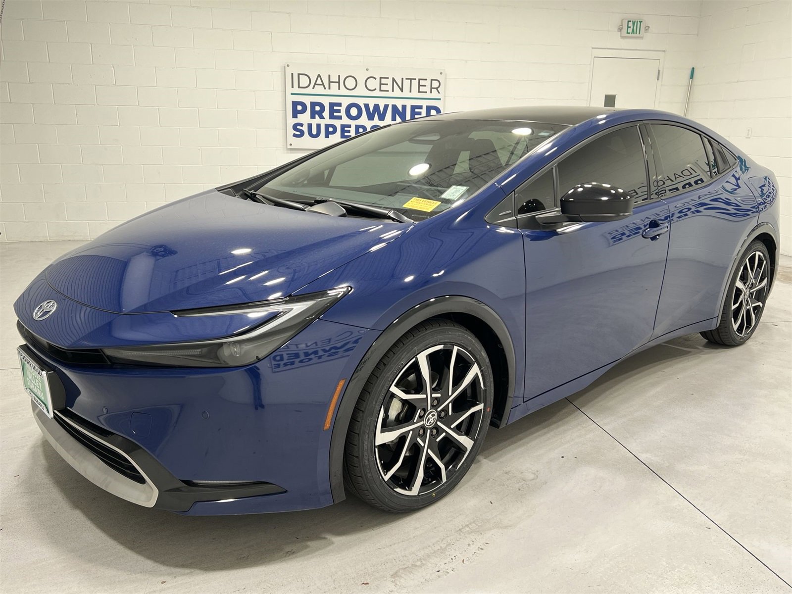 Used 2023 Toyota Prius Prime Premium image 4