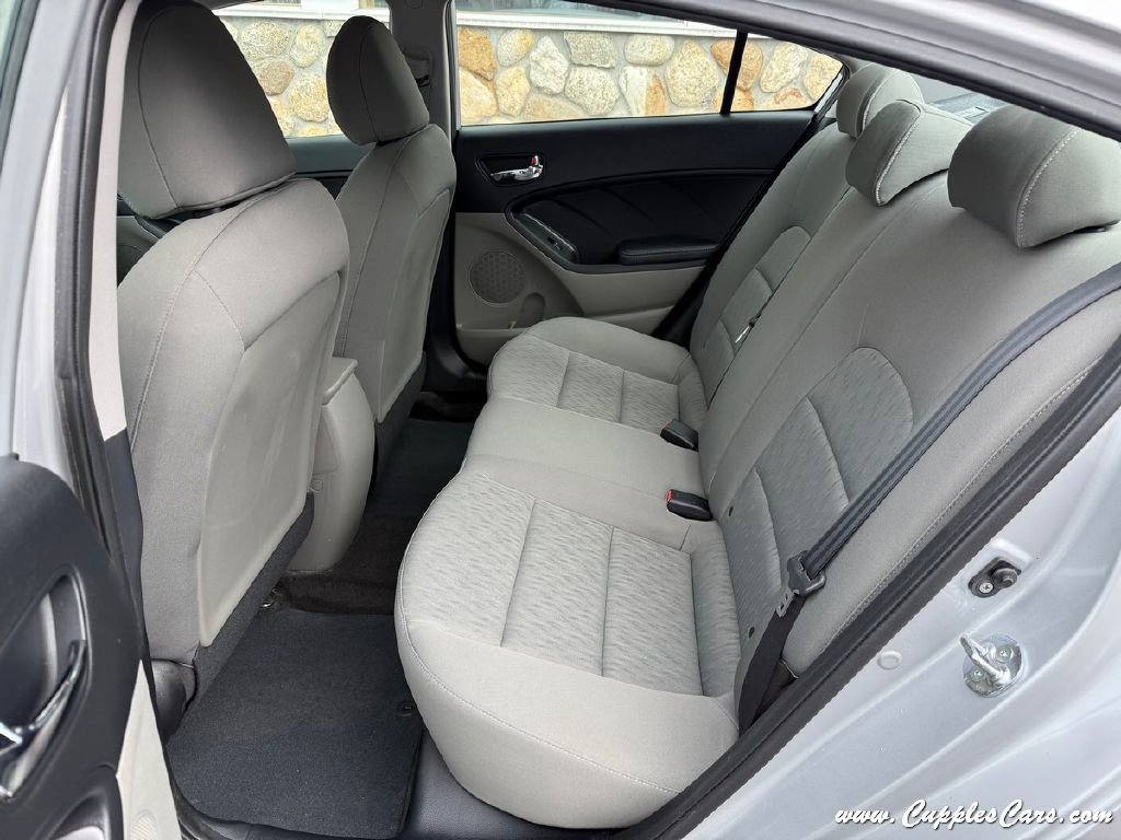 Used 2015 Kia Forte LX image 31