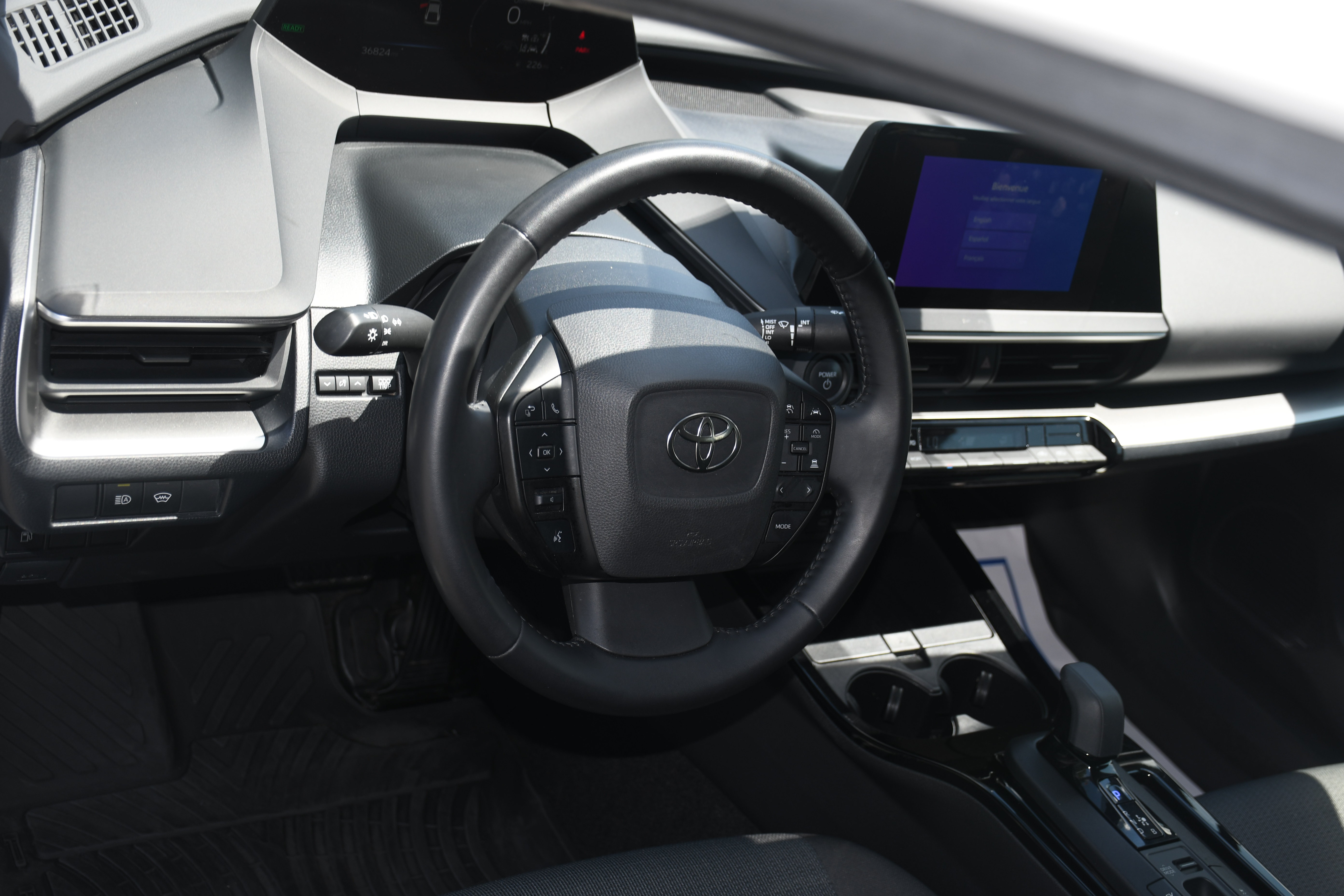 Certified 2024 Toyota Prius LE AWD/4WD image 8