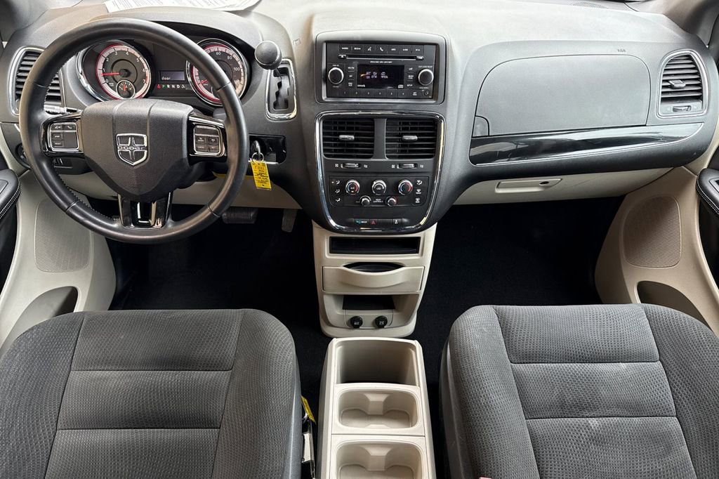 Used 2016 Dodge Grand Caravan SE image 19