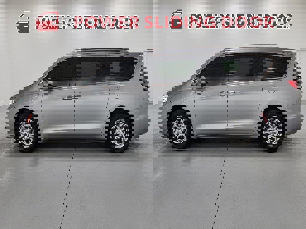 Used 2021 Chrysler Pacifica Touring-L image 5