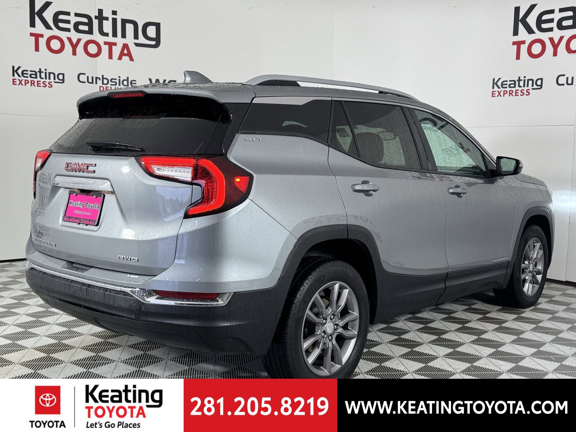 Used 2024 GMC Terrain SLT image 4