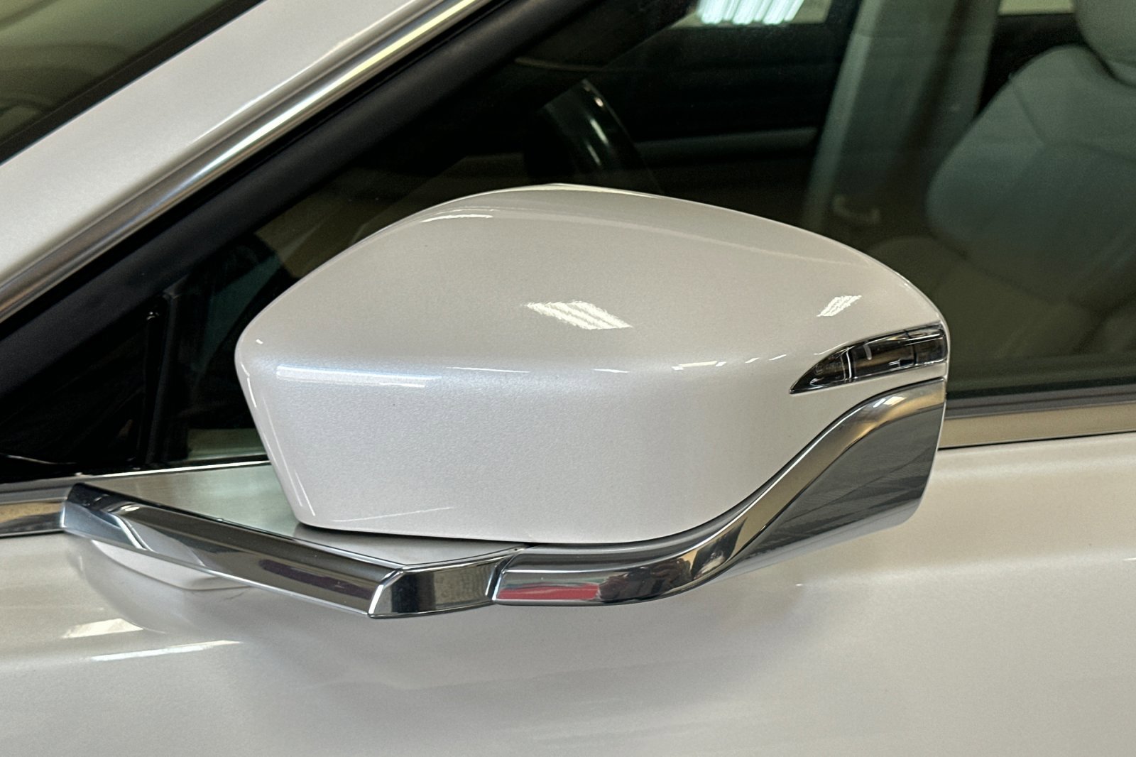 Used 2017 Lincoln Continental Select image 52