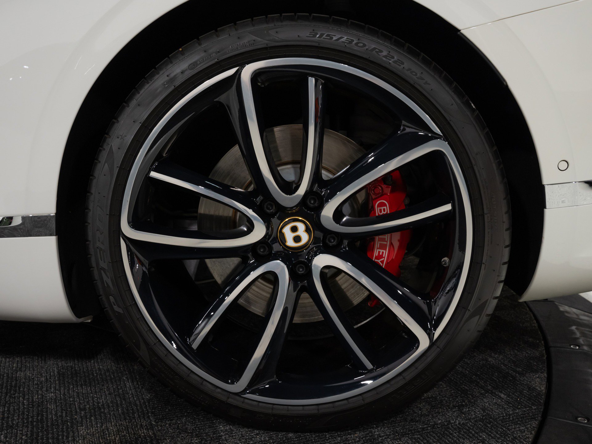 Used 2020 Bentley Continental GT V8 image 26