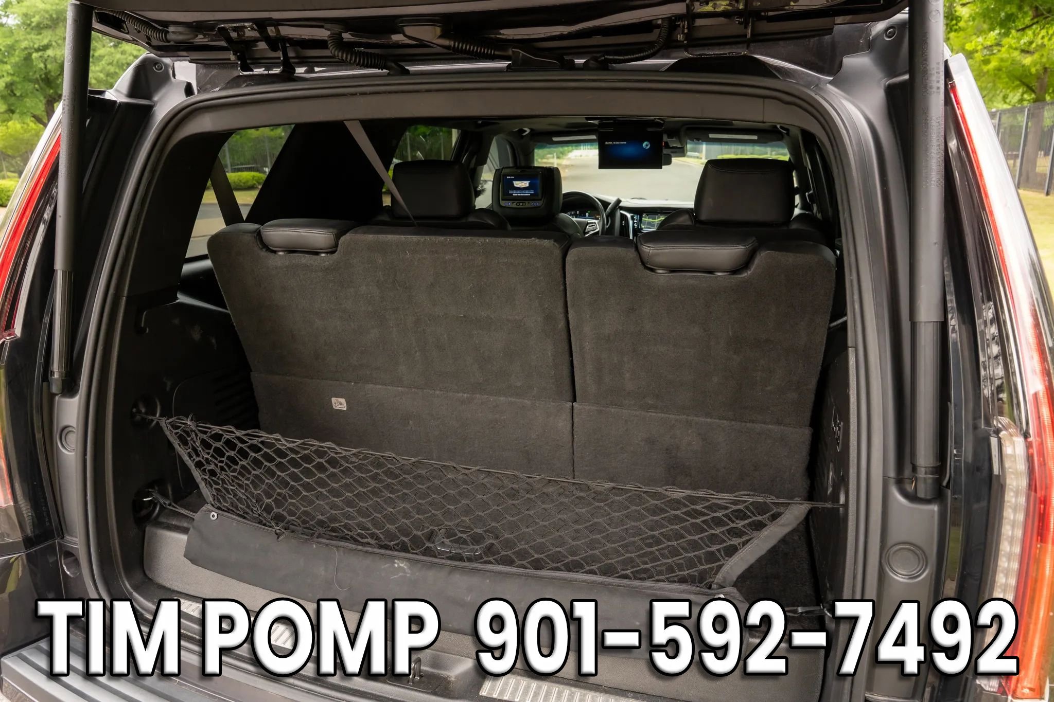 Used 2018 Cadillac Escalade Platinum AWD/4WD image 16