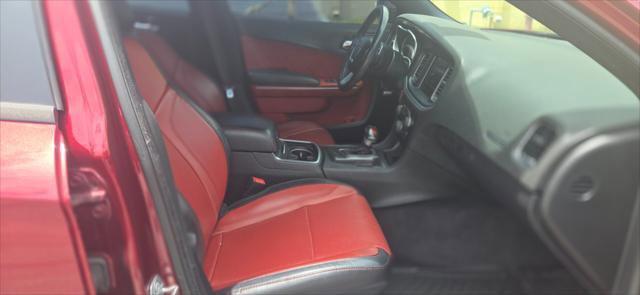 Used 2017 Dodge Charger SXT w/ Plus Group RWD image 21