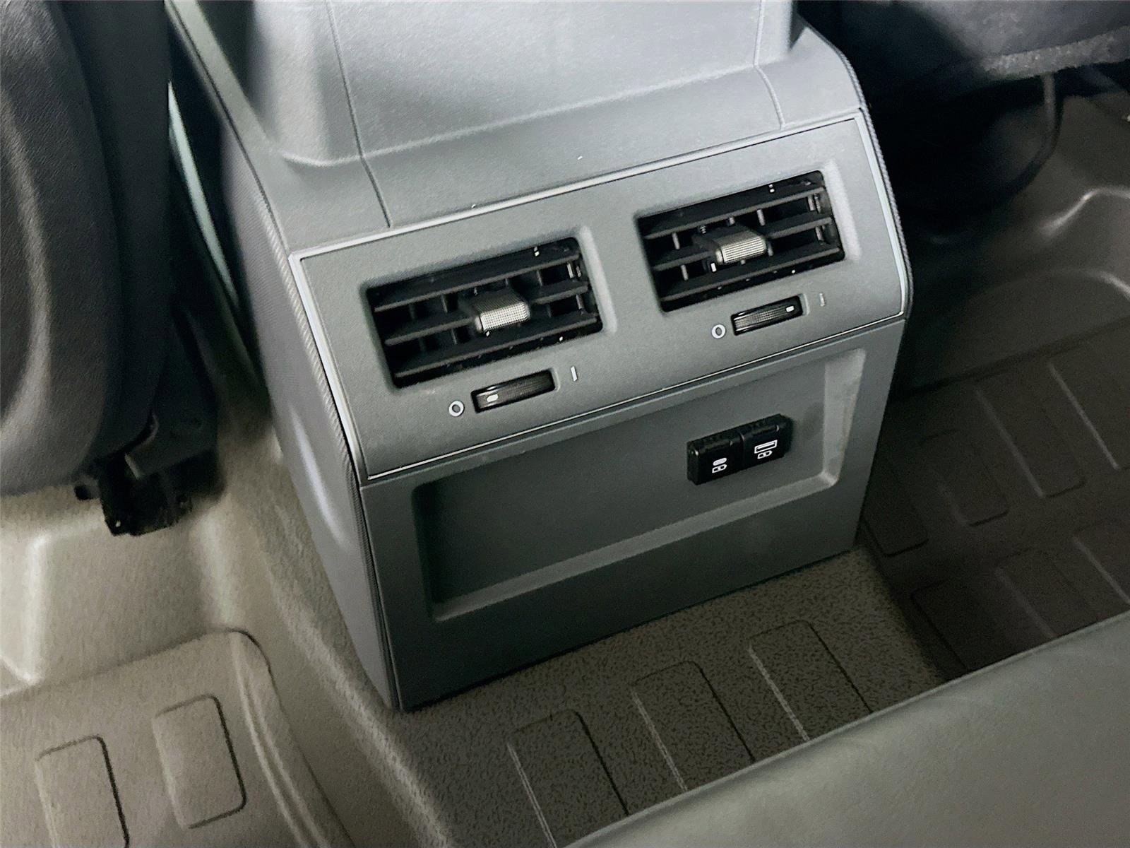 Used 2024 INEOS Grenadier Fieldmaster Edition image 38