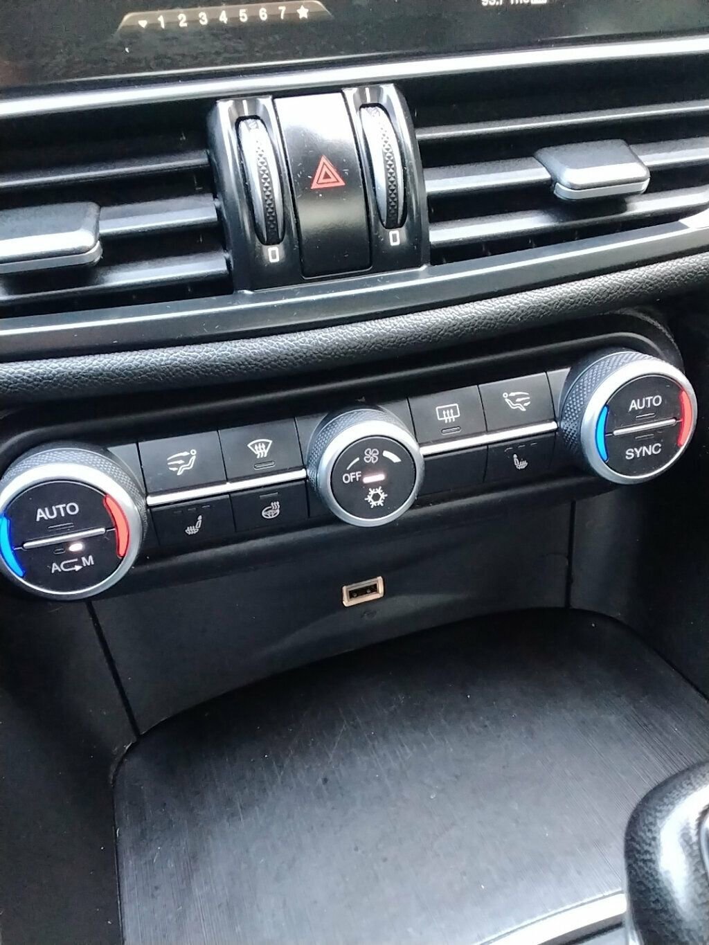 Used 2017 Alfa Romeo Giulia AWD w/ Cold Weather Package image 21