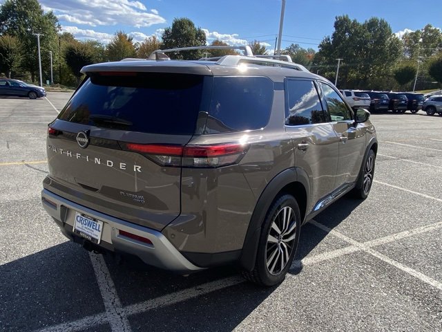 Used 2023 Nissan Pathfinder Platinum image 8