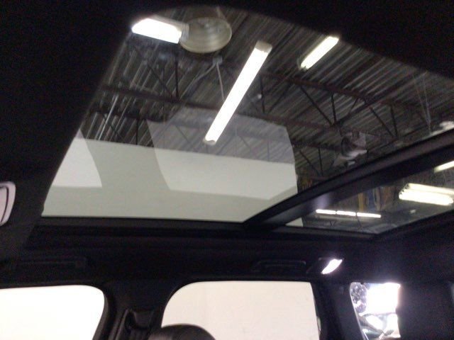 Used 2016 Land Rover Range Rover Sport HSE image 10