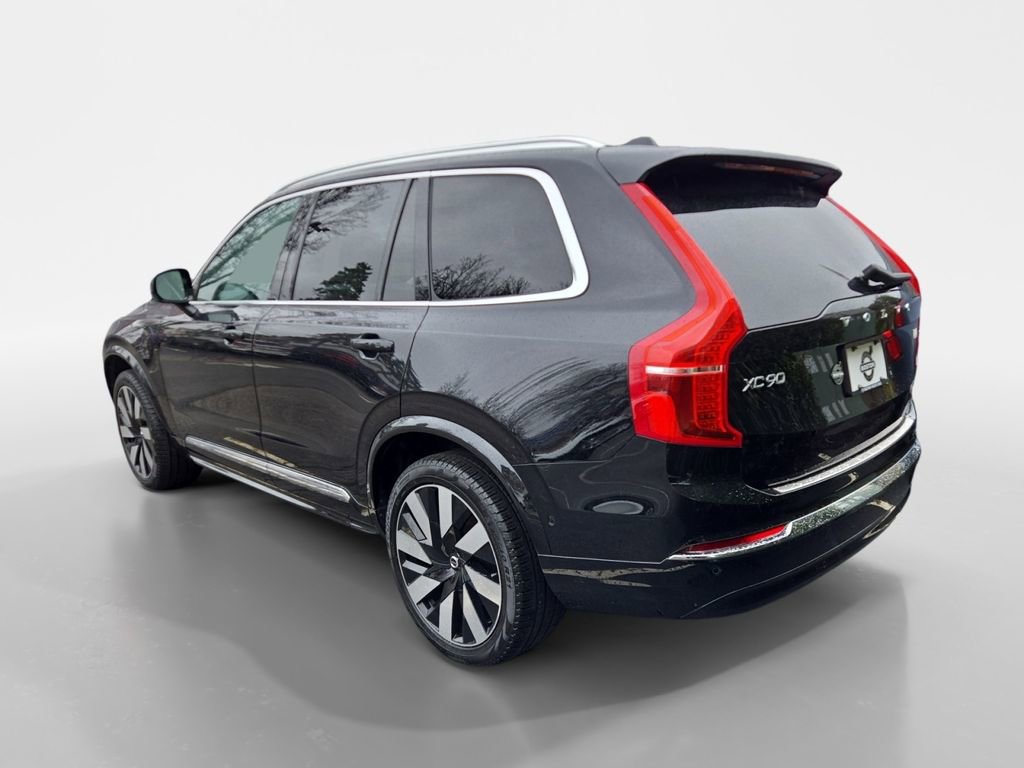 Certified 2023 Volvo XC90 T8 Ultimate w/ Protection Package Premier image 9