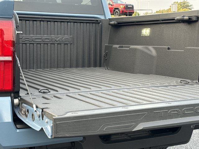 Used 2026 Toyota Tacoma SR5 AWD/4WD image 9