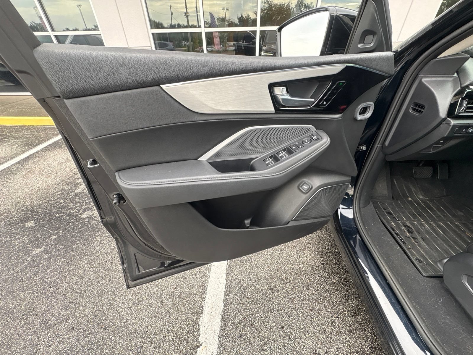 Used 2025 Acura MDX FWD image 7