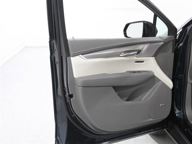 New 2026 Cadillac XT5 Premium Luxury w/ Driver Assist Package image 4