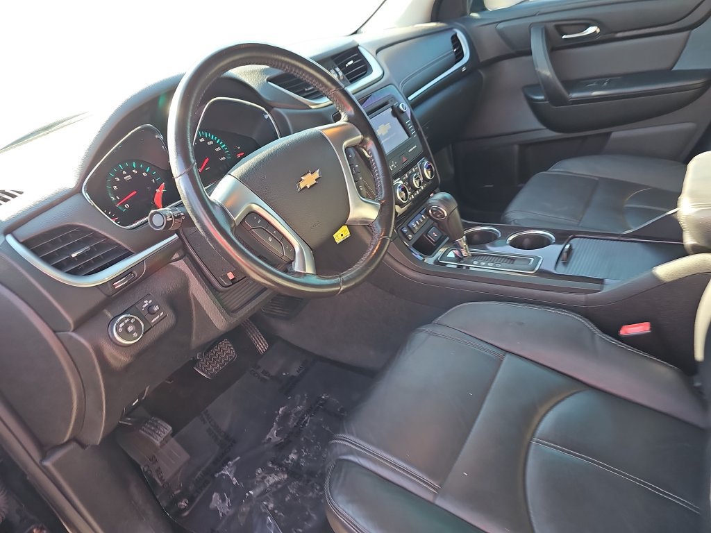Used 2017 Chevrolet Traverse LT FWD image 16