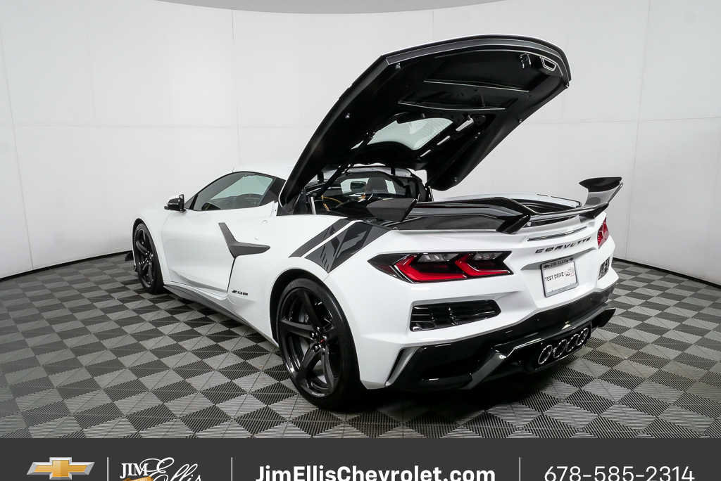 Used 2024 Chevrolet Corvette Z06 w/ Z07 Performance Package image 28