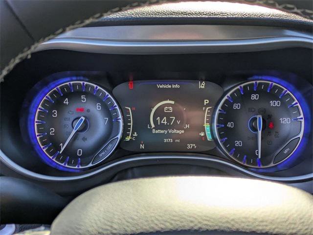 Certified 2026 Chrysler Pacifica Select image 14