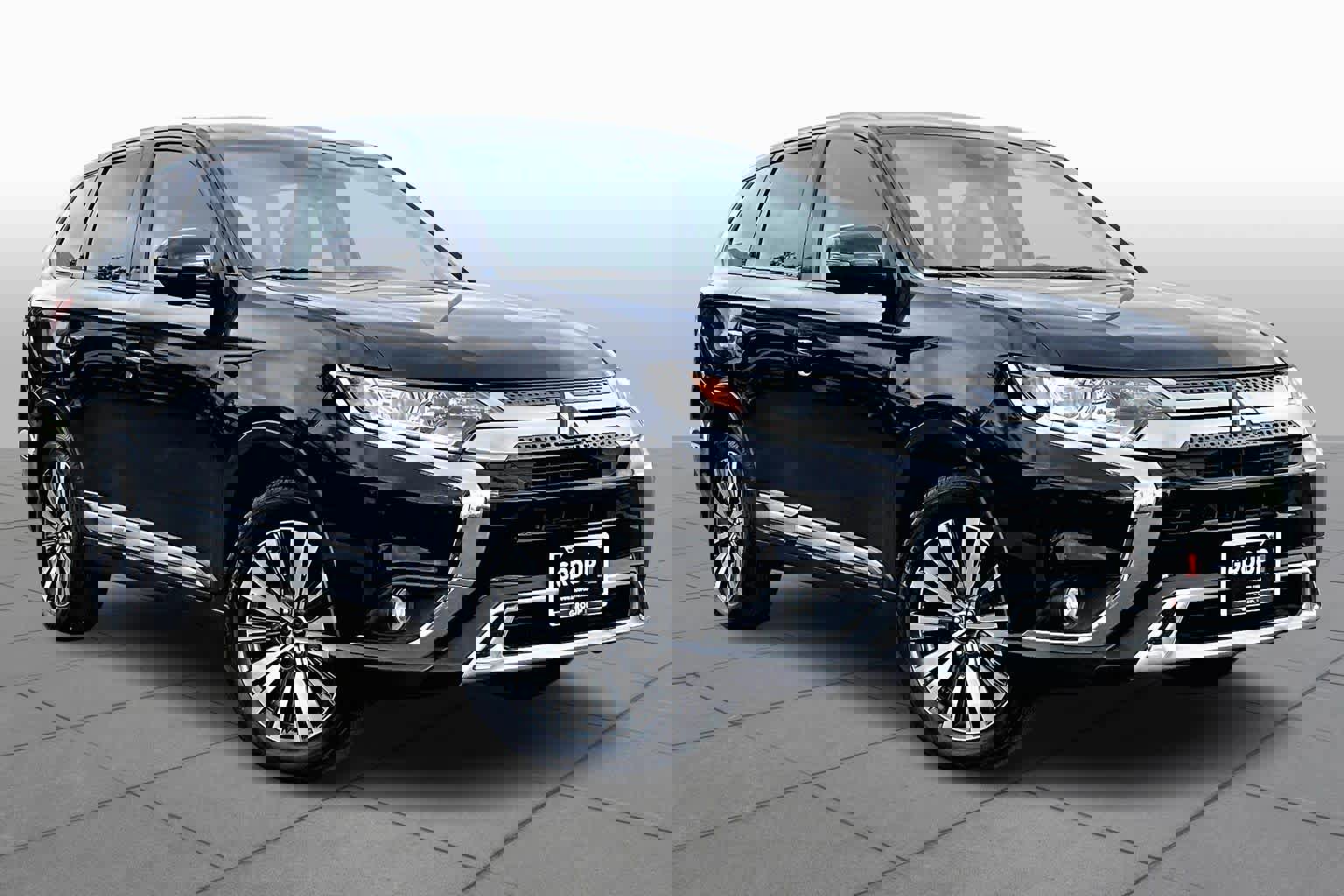 Used 2020 Mitsubishi Outlander SE image 3