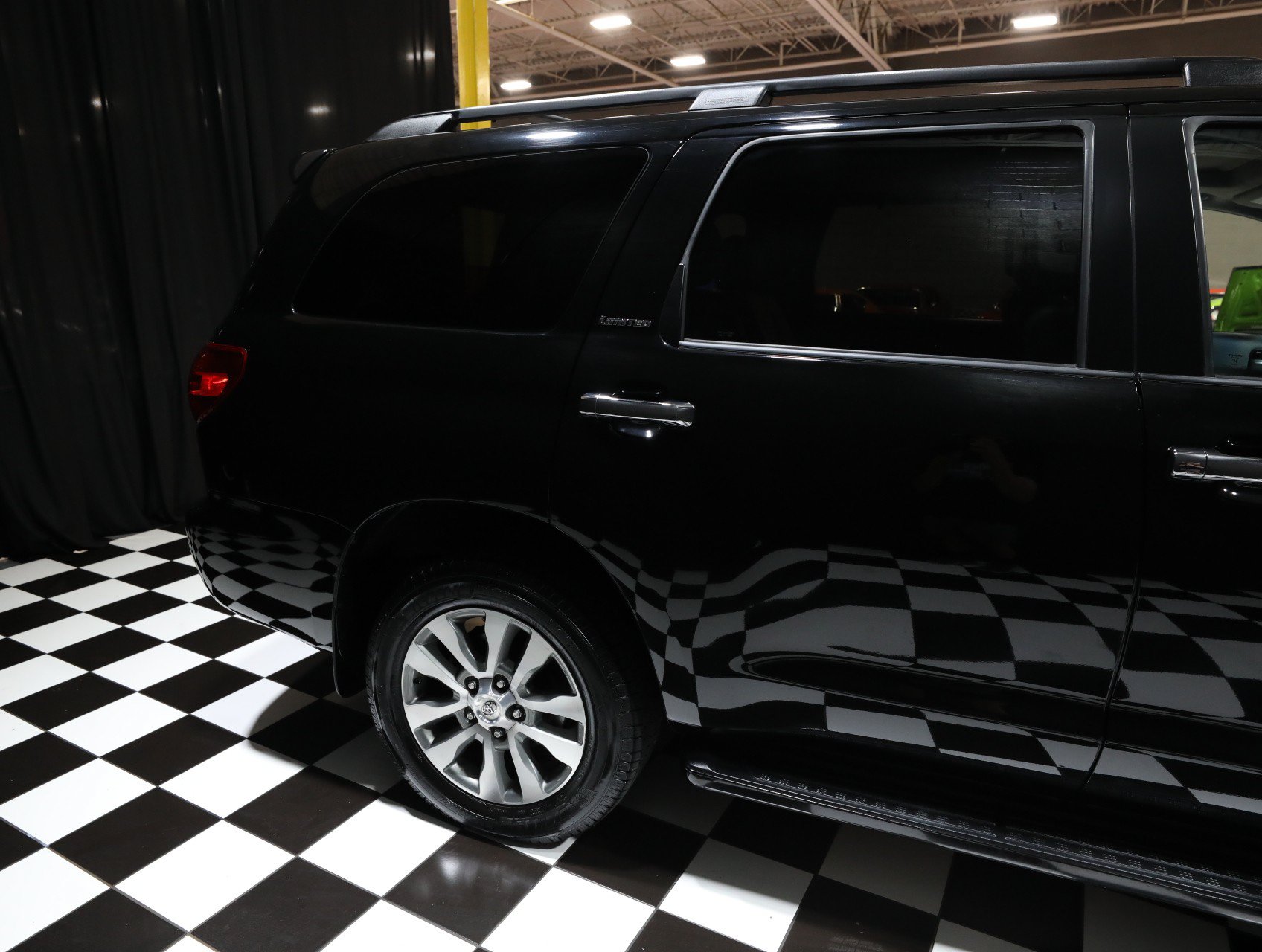 Used 2016 Toyota Sequoia Limited AWD/4WD image 17