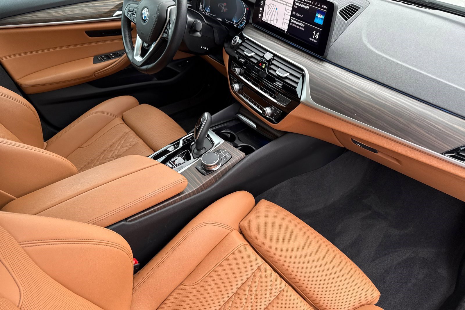 Certified 2023 BMW 530e w/ Premium Package image 19