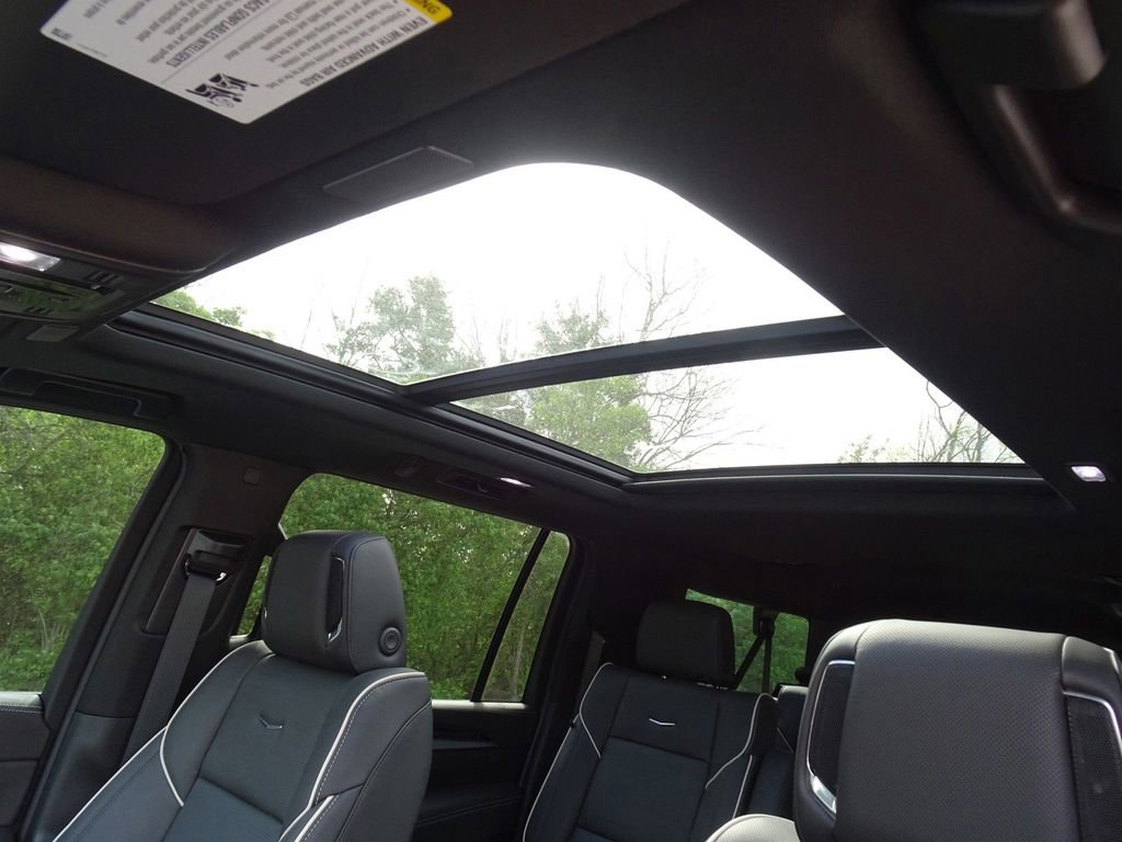 Certified 2026 Cadillac Escalade ESV Sport w/ Touring Package AWD/4WD image 10