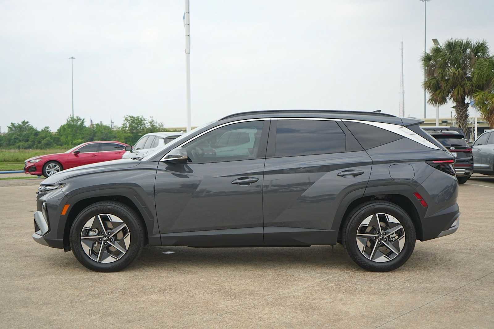 Used 2025 Hyundai Tucson SEL FWD image 3