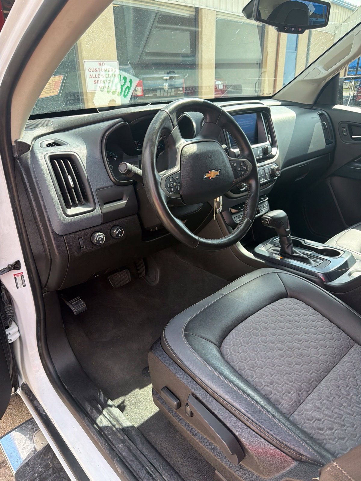 Used 2021 Chevrolet Colorado Z71 AWD/4WD image 7