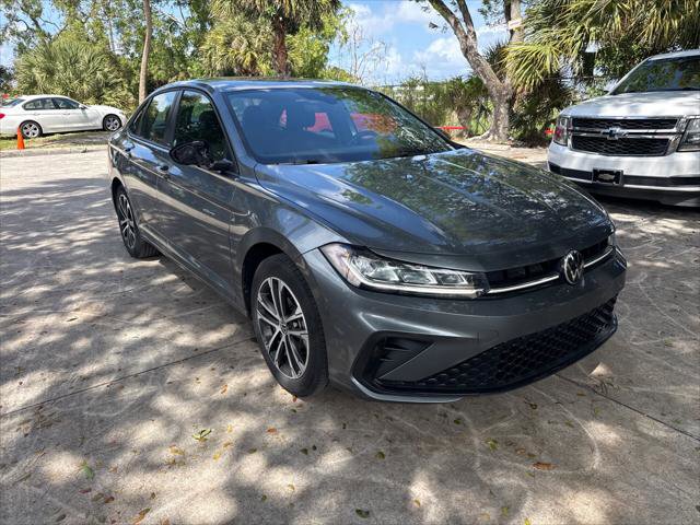 Used 2025 Volkswagen Jetta Sport image 4