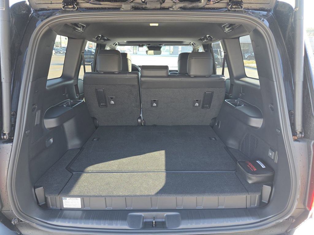 Used 2025 Toyota Land Cruiser image 20