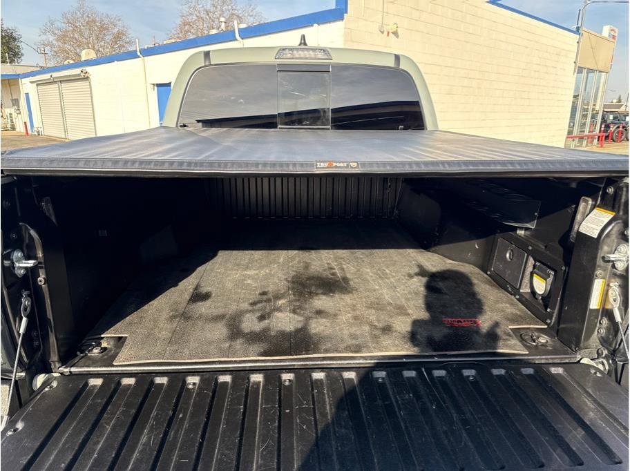 Used 2023 Toyota Tacoma TRD Sport image 19