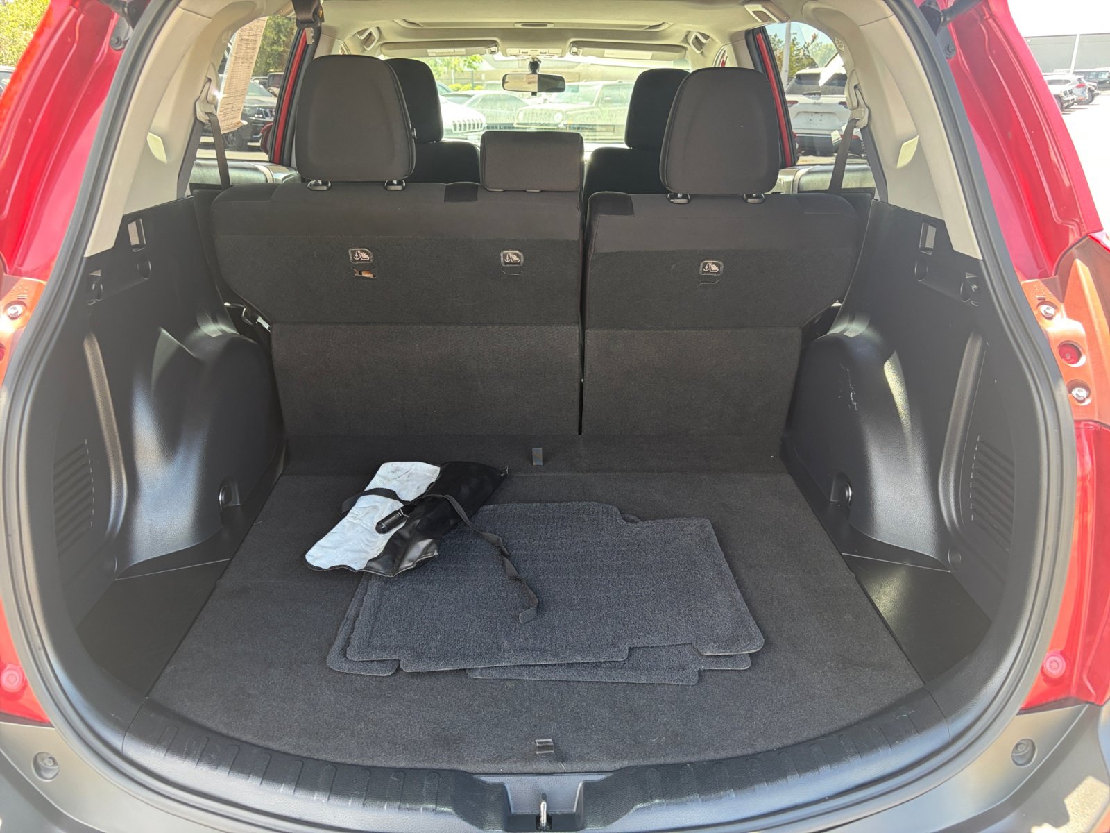 Used 2014 Toyota RAV4 XLE AWD/4WD image 18