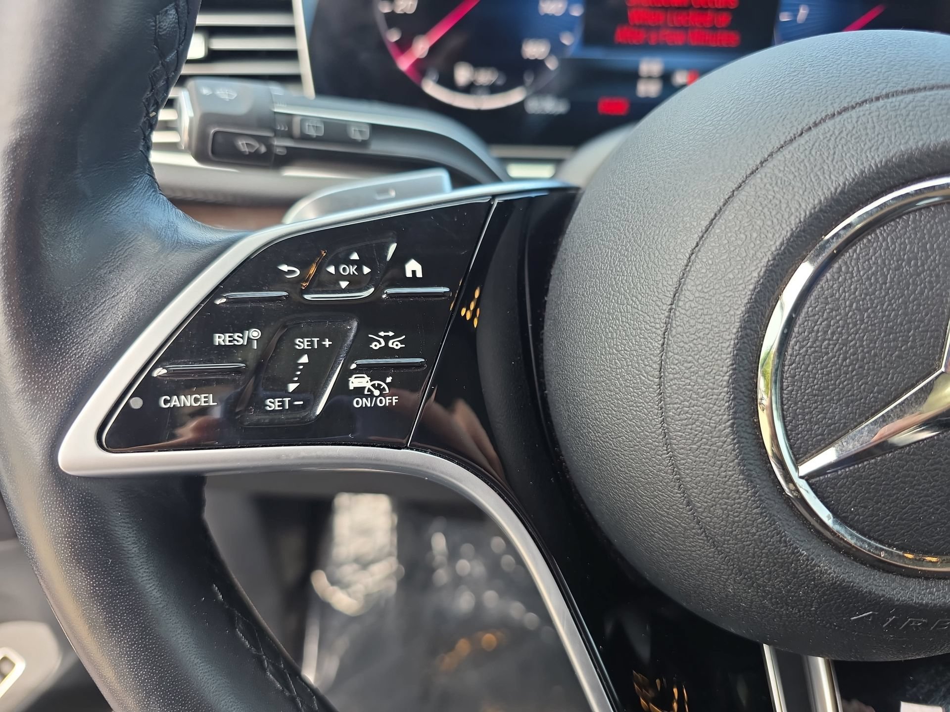 Certified 2025 Mercedes-Benz GLS 450 4MATIC image 17