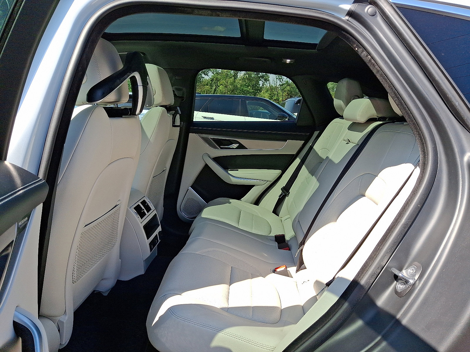 Used 2026 Jaguar F-PACE R-Dynamic S image 5