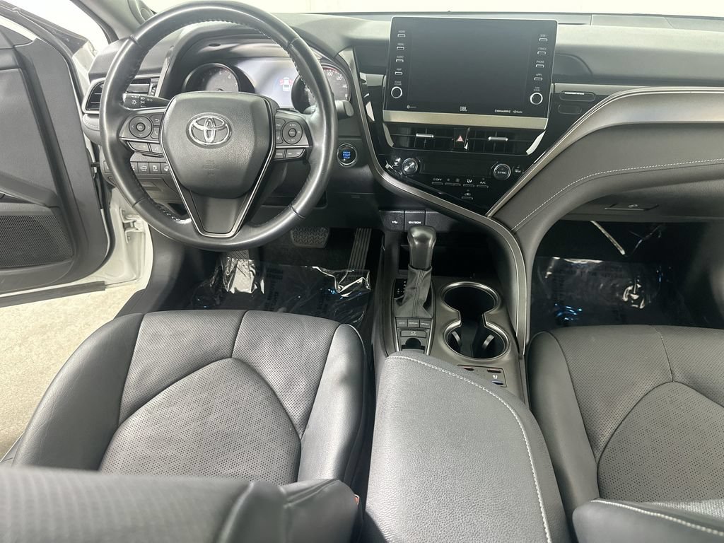 Used 2021 Toyota Camry XSE w/ Navigation Package FWD image 17