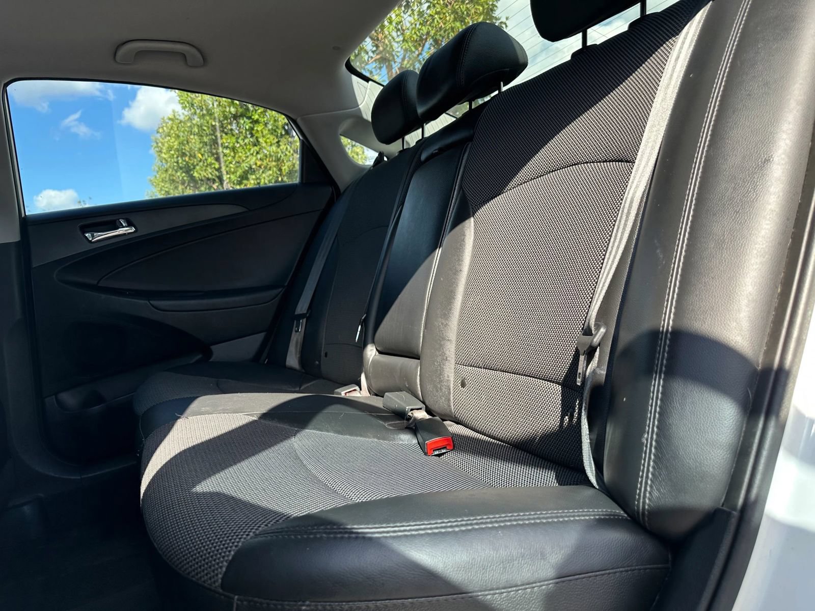 Used 2013 Hyundai Sonata SE w/ Navigation & Sunroof Pkg FWD image 11