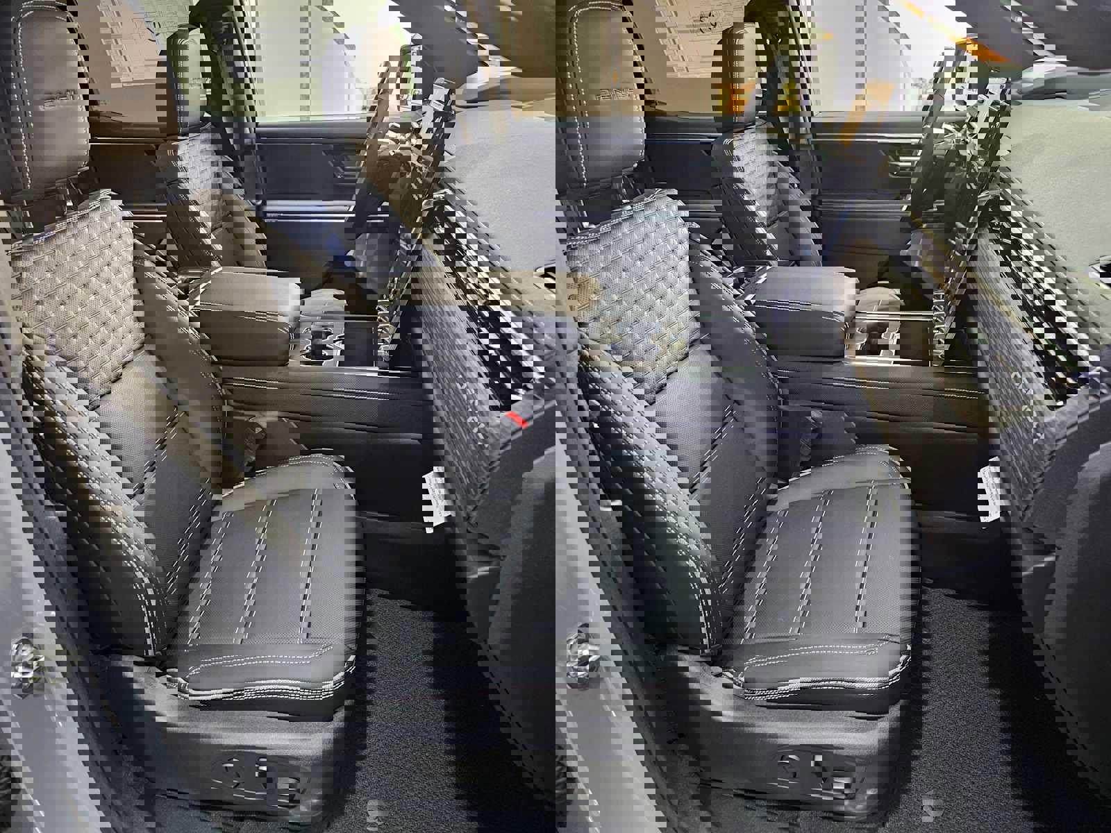 New 2024 GMC Sierra EV Denali image 9