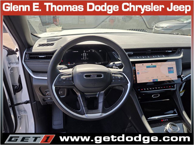 New 2027 Jeep Grand Cherokee Limited RWD image 10