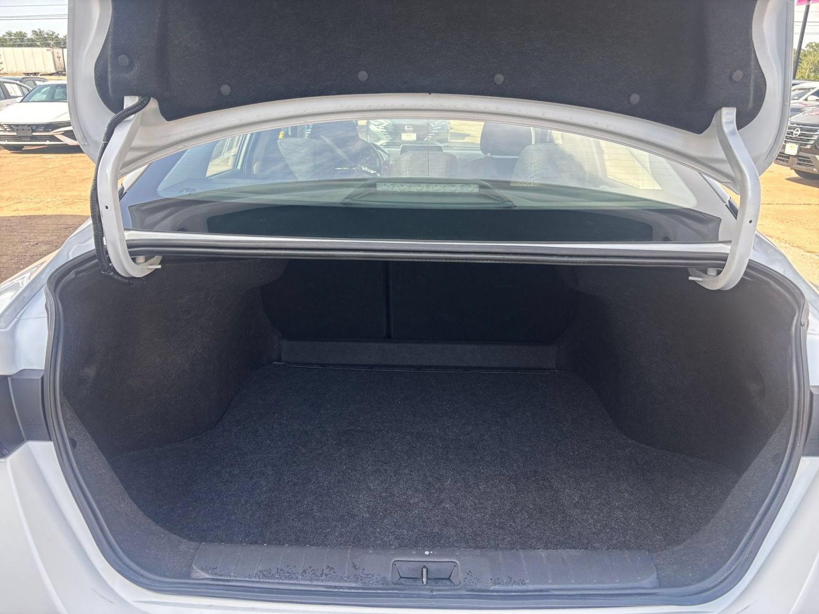 Used 2025 Nissan Sentra SV FWD image 28
