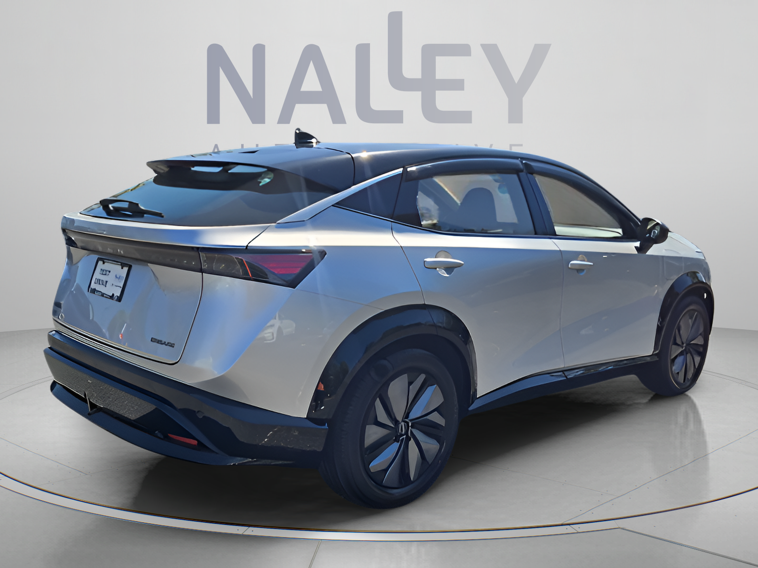 Used 2023 Nissan Ariya FWD image 3