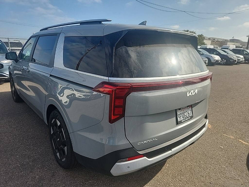 Certified 2025 Kia Carnival EX FWD image 11