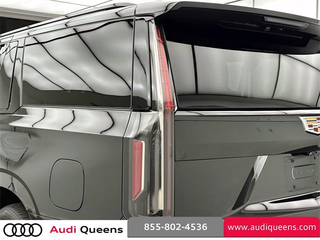 Used 2023 Cadillac Escalade ESV Sport w/ Touring Package image 8