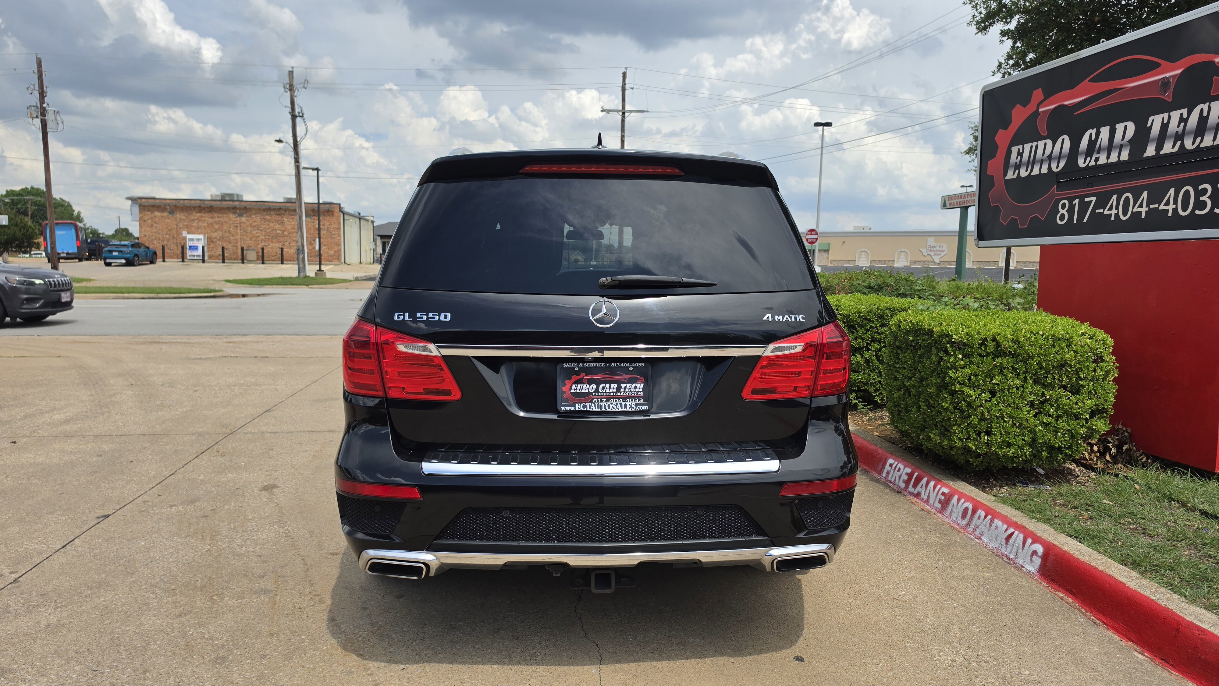 Used 2013 Mercedes-Benz GL 550 4MATIC image 4