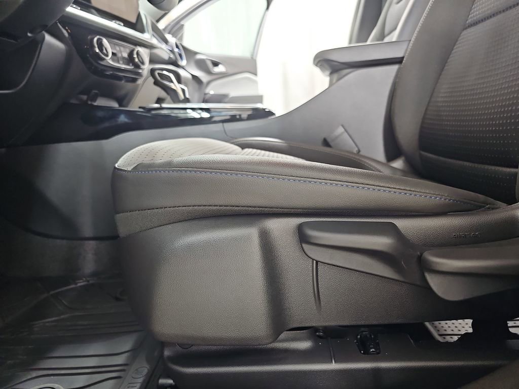 Certified 2024 Chevrolet Trax LT w/ Driver Confidence Package image 34