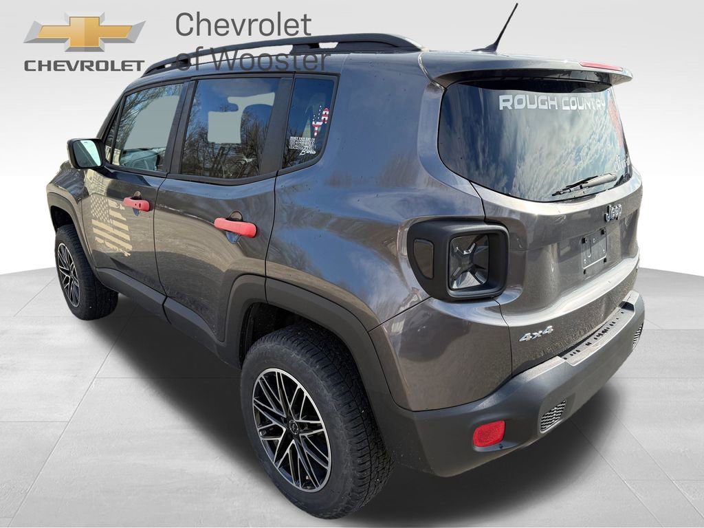 Used 2017 Jeep Renegade Latitude w/ Cold Weather Group image 3