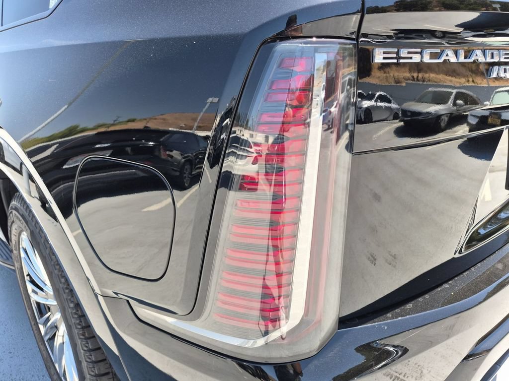 New 2026 Cadillac Escalade IQ Sport 1 w/ LPO, Floor Liner Package AWD/4WD image 18