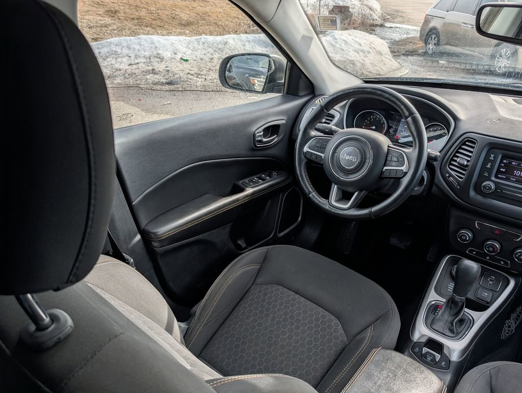 Used 2018 Jeep Compass Sport w/ Cold Weather Group AWD/4WD image 9